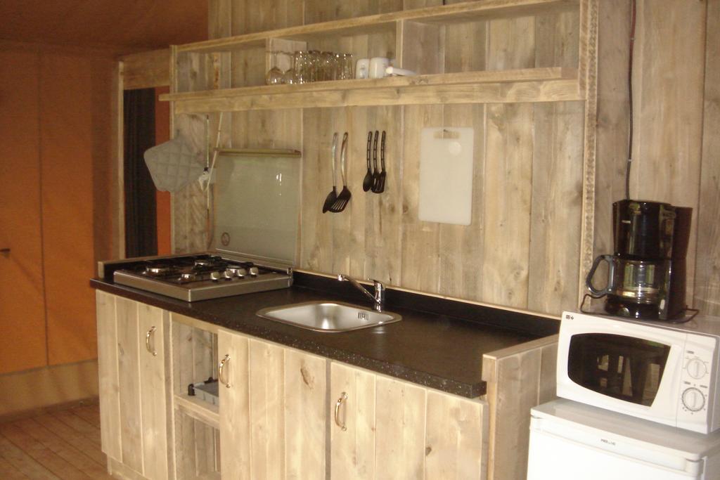 Camping De La Bonnette Caylus Quarto foto